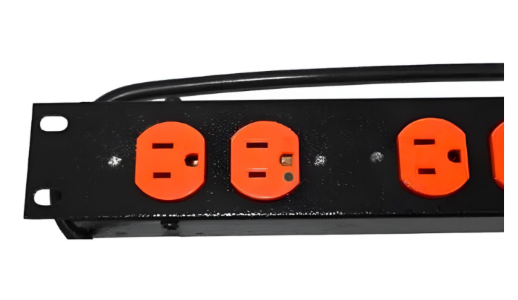 Multitoma para rack 8 servicios tipo Leviton - Imagen 2